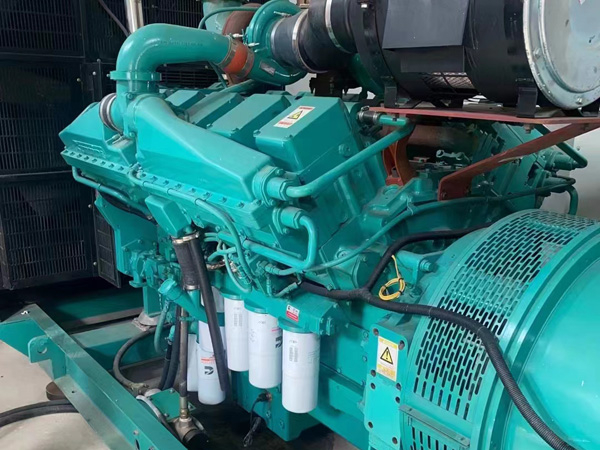 攸县更换100kW柴油发电机组机油时，需要注意哪些事项？